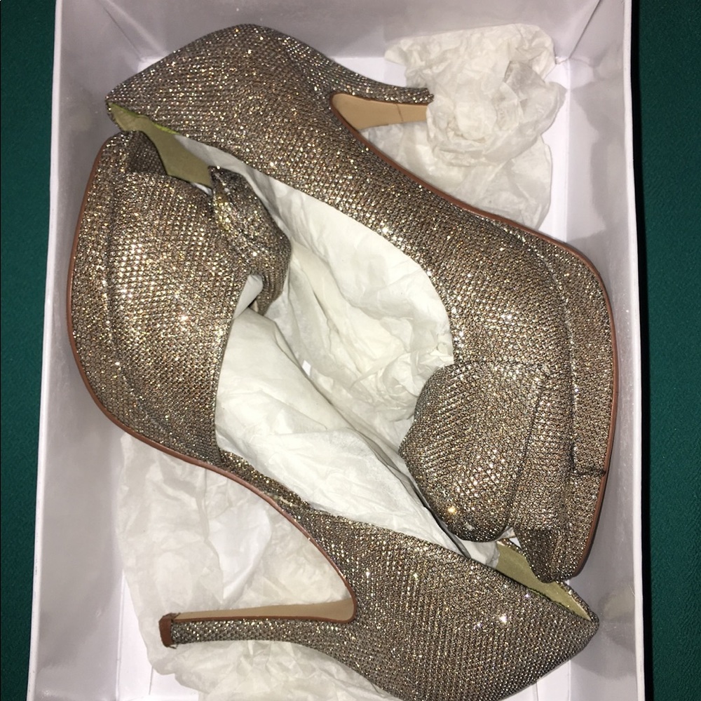 Caparros gold glitter pumps 9.5